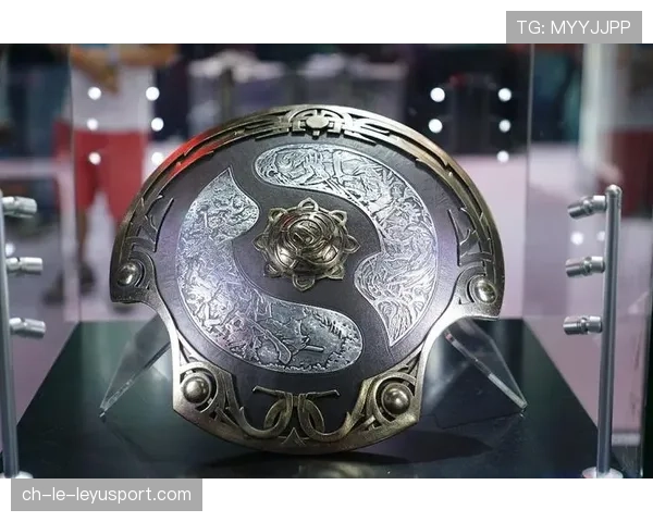 TI15现场应援礼包：里面居然有一枚纯银打造的迷你版不朽盾？💎